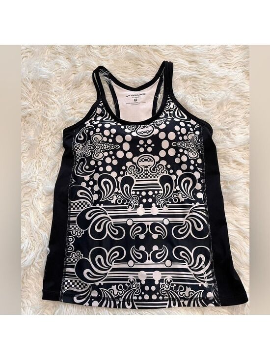 Brooks Tops - Brooks Women’s Black & White Razorback Sports Top. Size M